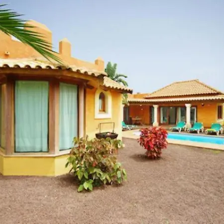 Con 2 Dormitorios Y Piscina Privada *