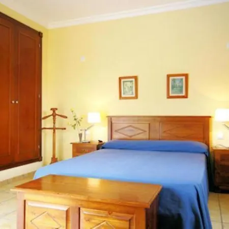 Con 2 Dormitorios Y Piscina Privada Corralejo