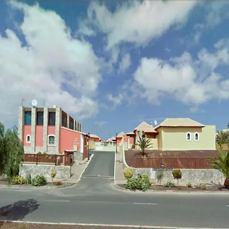 Con 2 Dormitorios Y Piscina Privada Villa *